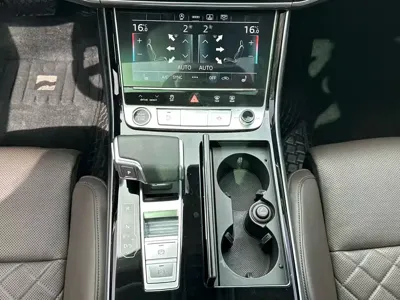 Audi A8 2021, 120000 км, за 47337.67 USD - фото 10