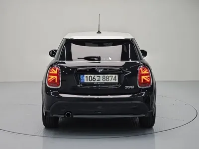 MINI Cooper 2023, 32660 км, за 16604.8 USD