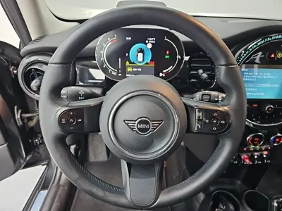 MINI Cooper 2023, 32660 км, за 16604.8 USD - фото 11