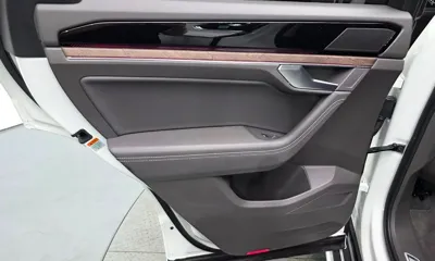 Volkswagen Touareg 2020, 96940 км, за 26191.41 USD - фото 25
