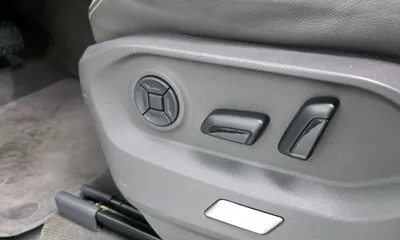 Volkswagen Touareg 2020, 96940 км, за 26191.41 USD - фото 31