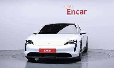 Porsche Taycan 2023, 57502 км, за 72018.49 USD
