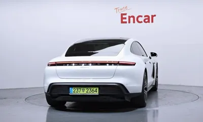 Porsche Taycan 2023, 57502 км, за 72018.49 USD