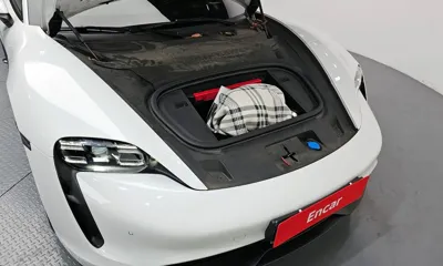 Porsche Taycan 2023, 57502 км, за 71550.48 USD - фото 6