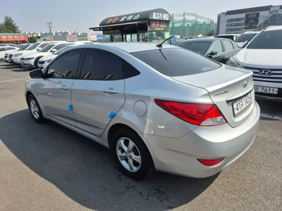 Hyundai Accent 2015, 124035 км, за 2560.06 USD
