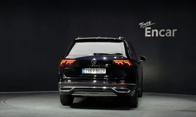Volkswagen Tiguan 2023, 38936 км, за 18970.72 USD
