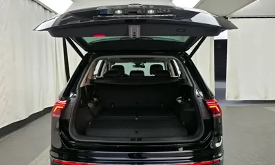 Volkswagen Tiguan 2023, 38936 км, за 18970.72 USD - фото 20