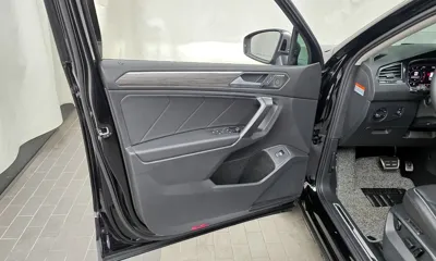 Volkswagen Tiguan 2023, 38936 км, за 18970.72 USD - фото 24