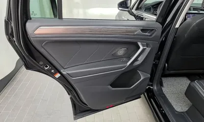 Volkswagen Tiguan 2023, 38936 км, за 18970.72 USD - фото 25