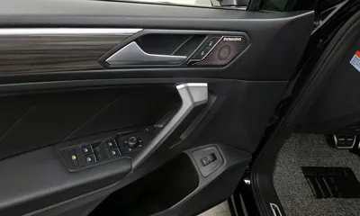 Volkswagen Tiguan 2023, 38936 км, за 18970.72 USD - фото 32