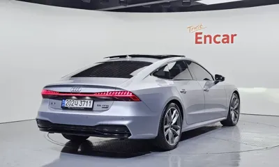 Audi A7 2022, 45367 км, за 37424.37 USD