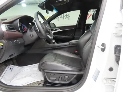Genesis G70 2018, 134566 км, за 11270.36 USD