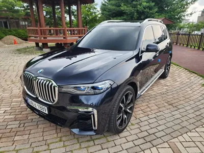 BMW X7 · 2021 год