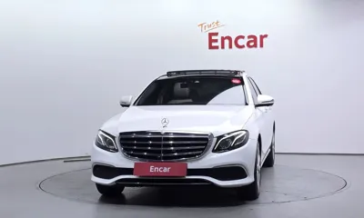 Mercedes-Benz E-Class 2017, 90647 км, за 16345.02 USD