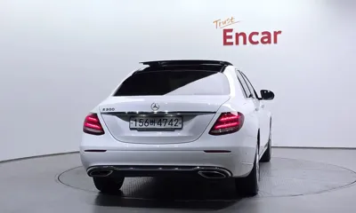 Mercedes-Benz E-Class 2017, 90647 км, за 16345.02 USD