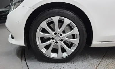 Mercedes-Benz E-Class 2017, 90647 км, за 16345.02 USD