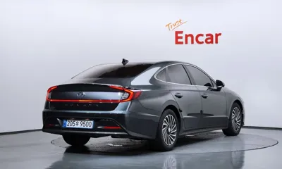 Hyundai Sonata 2022, 56717 км, за 12931.6 USD
