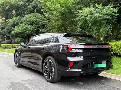 Zeekr 001 2024, 33000 км, за 25742.98 USD
