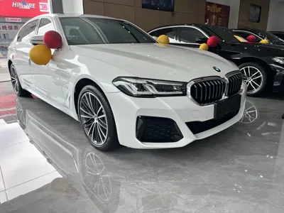 BMW 5 Series 2022, 65000 км, за 26107.95 USD