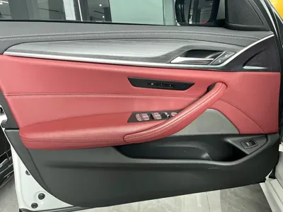 BMW 5 Series 2022, 65000 км, за 26107.95 USD