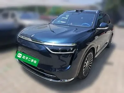 AITO 问界 AITO M8 · 2025 год