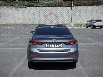 Hyundai Avante 2018, 130609 км, за 5222.11 USD