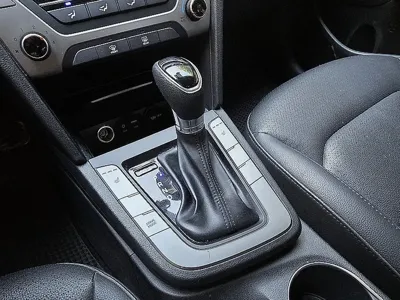 Hyundai Avante 2018, 130609 км, за 5185.77 USD - фото 16