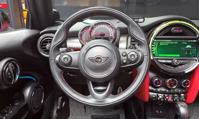 MINI Cooper Convertible 2019, 53308 км, за 15302.46 USD - фото 13