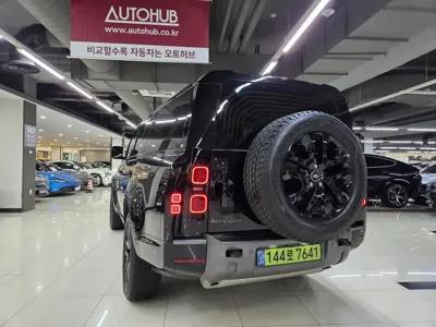 Land Rover Defender 2025, 3498 км, за 71985.77 USD