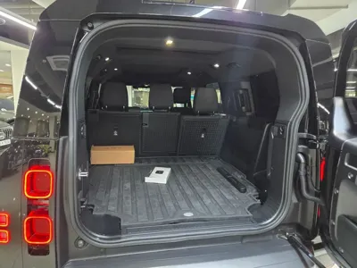 Land Rover Defender 2025, 3498 км, за 71985.77 USD