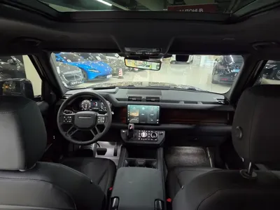 Land Rover Defender 2025, 3498 км, за 71985.77 USD - фото 6