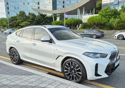 BMW X6 2026, 4400 км, за 55583.75 USD