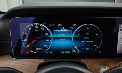 Mercedes-Benz E-Class 2023, 32929 км, за 31060.74 USD - фото 8