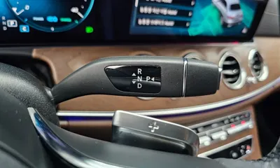 Mercedes-Benz E-Class 2023, 32929 км, за 31060.74 USD - фото 9