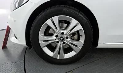 Mercedes-Benz C-Class 2018, 43714 км, за 16690.92 USD