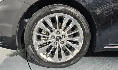 Kia K5 2019, 156850 км, за 7862.57 USD