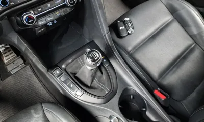 Hyundai Veloster 2019, 84424 км, за 8407.77 USD - фото 9