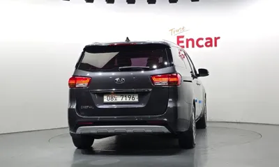 Kia Canival 2018, 149696 км, за 5856.68 USD