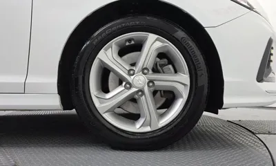 Hyundai Sonata 2019, 84318 км, за 8861.76 USD - фото 21