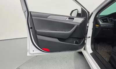 Hyundai Sonata 2019, 84318 км, за 8861.76 USD - фото 24