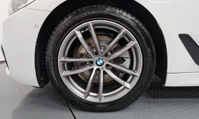 BMW 5-Series 2018, 127198 км, за 15960.92 USD