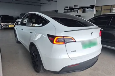 Tesla Model Y 2022, 29800 км, за 27872 USD