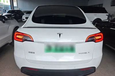Tesla Model Y 2022, 29800 км, за 27872 USD
