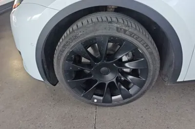 Tesla Model Y 2022, 29800 км, за 27872 USD - фото 10