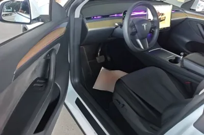 Tesla Model Y 2022, 29800 км, за 27872 USD - фото 23