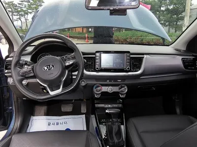 Kia Stonic 2019, 70072 км, за 8013.03 USD - фото 7