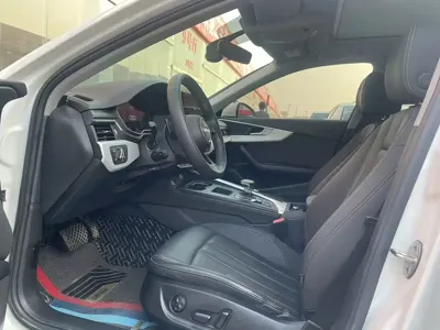 Audi A4L 2021, 40000 км, за 15567.68 USD