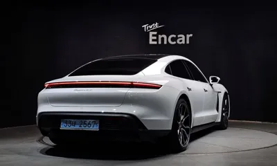 Porsche Taycan 2024, 19059 км, за 89857.93 USD