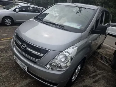 Hyundai Starex 2012, 137000 км, за 3818.03 USD