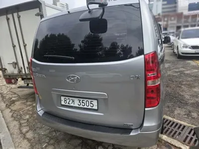 Hyundai Starex 2012, 137000 км, за 3818.03 USD